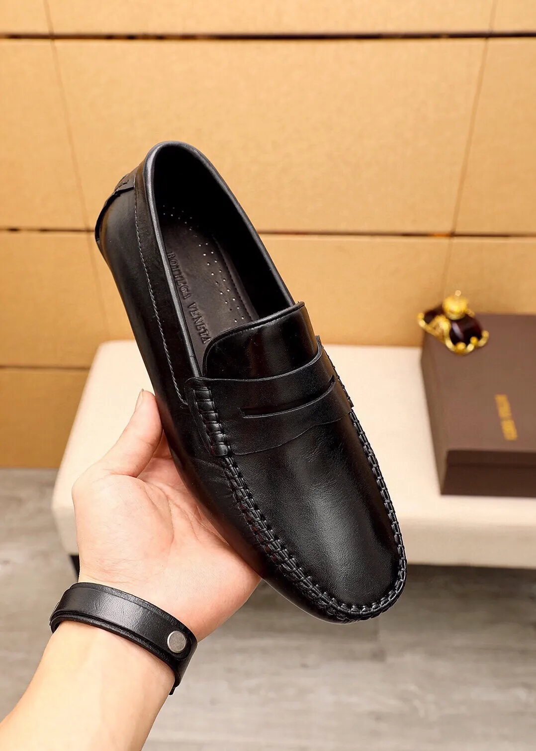 Men's Men's Shoes 💰: 480 💰💐 BV Men's Slip-on Shoes® [BOTTEGA VENETA] Official website counter new model, one-to-one mold opening ⚠Italian calfskin ➕Embossed ➕Cow 🐂 leather lining. Driving slip-ons, available at counters, sizes 38～44 (45🉑️customized)